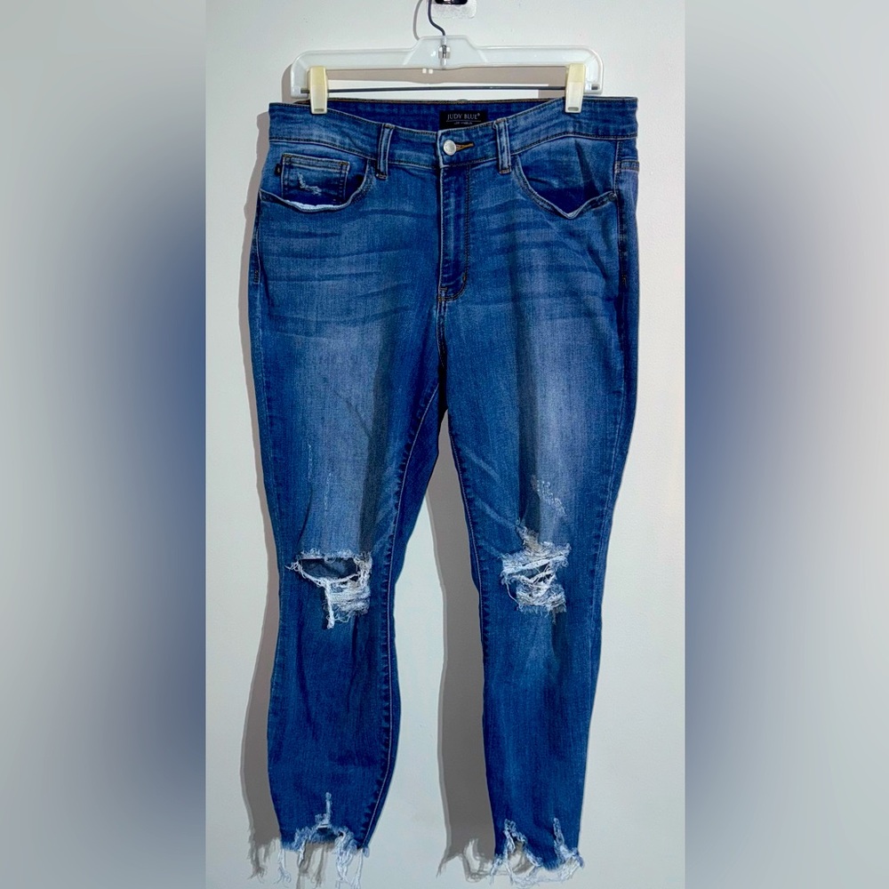 Judy Blue 14w Skinny Distressed Jeans
